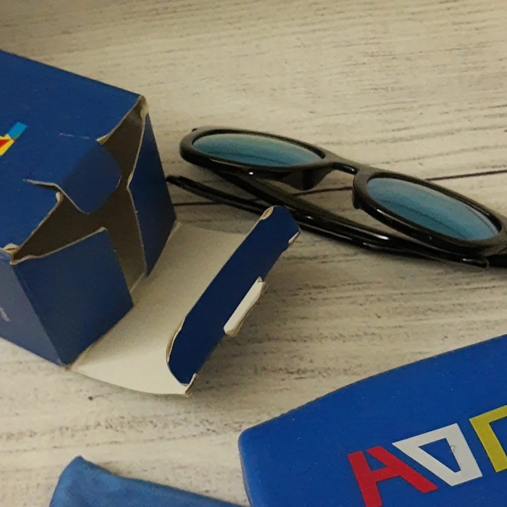 Kids Mirrored Polarized Sunglasses, Silicone UV Protection, Black Blue